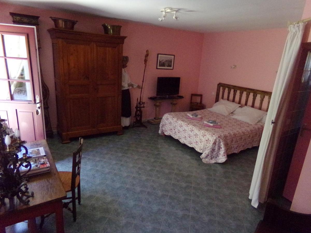 Vézinnes Chambres Et Table D'Hotes, Maisonnettes Individuelles Dans Propriete Privee المظهر الخارجي الصورة