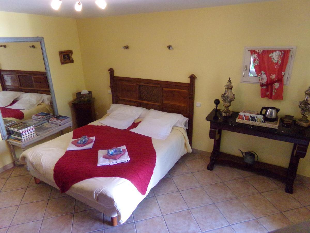 Vézinnes Chambres Et Table D'Hotes, Maisonnettes Individuelles Dans Propriete Privee المظهر الخارجي الصورة