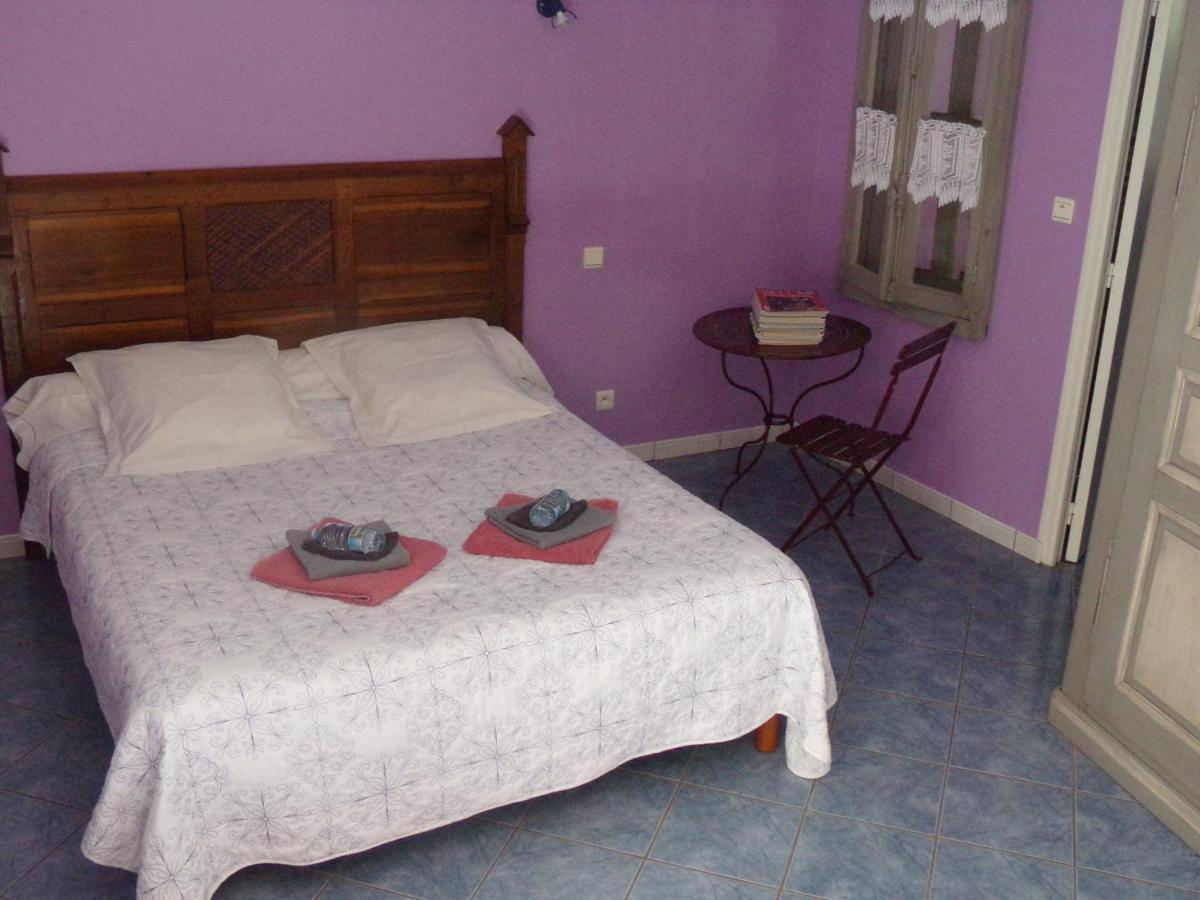 Vézinnes Chambres Et Table D'Hotes, Maisonnettes Individuelles Dans Propriete Privee المظهر الخارجي الصورة