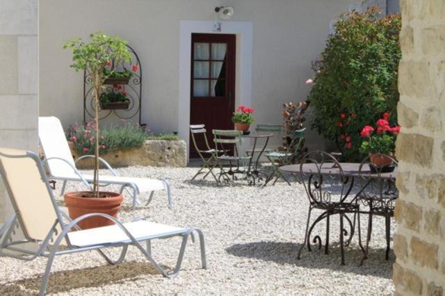 Vézinnes Chambres Et Table D'Hotes, Maisonnettes Individuelles Dans Propriete Privee المظهر الخارجي الصورة