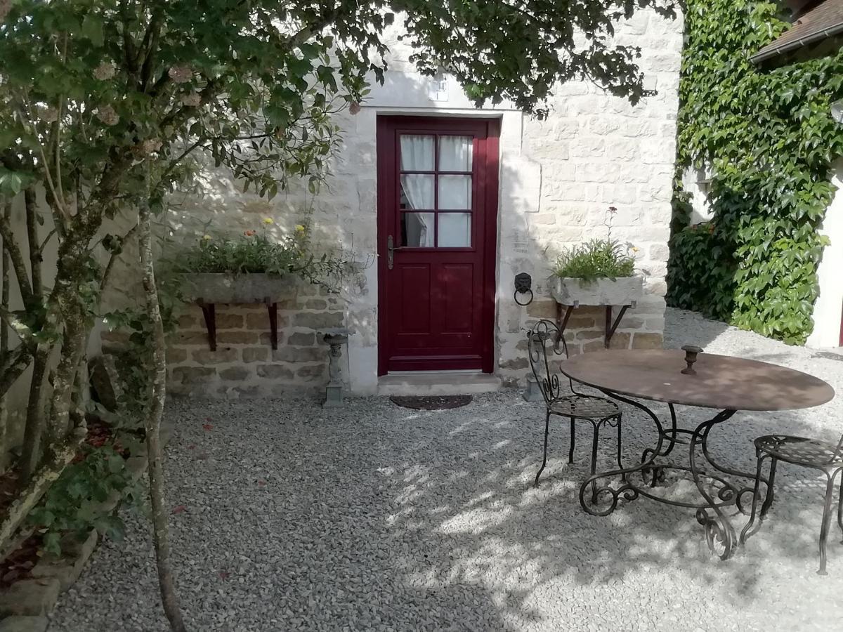 Vézinnes Chambres Et Table D'Hotes, Maisonnettes Individuelles Dans Propriete Privee المظهر الخارجي الصورة